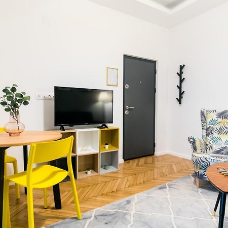 Heart Of The City - Cozy Apartments In Prime Location Бухарест Экстерьер фото
