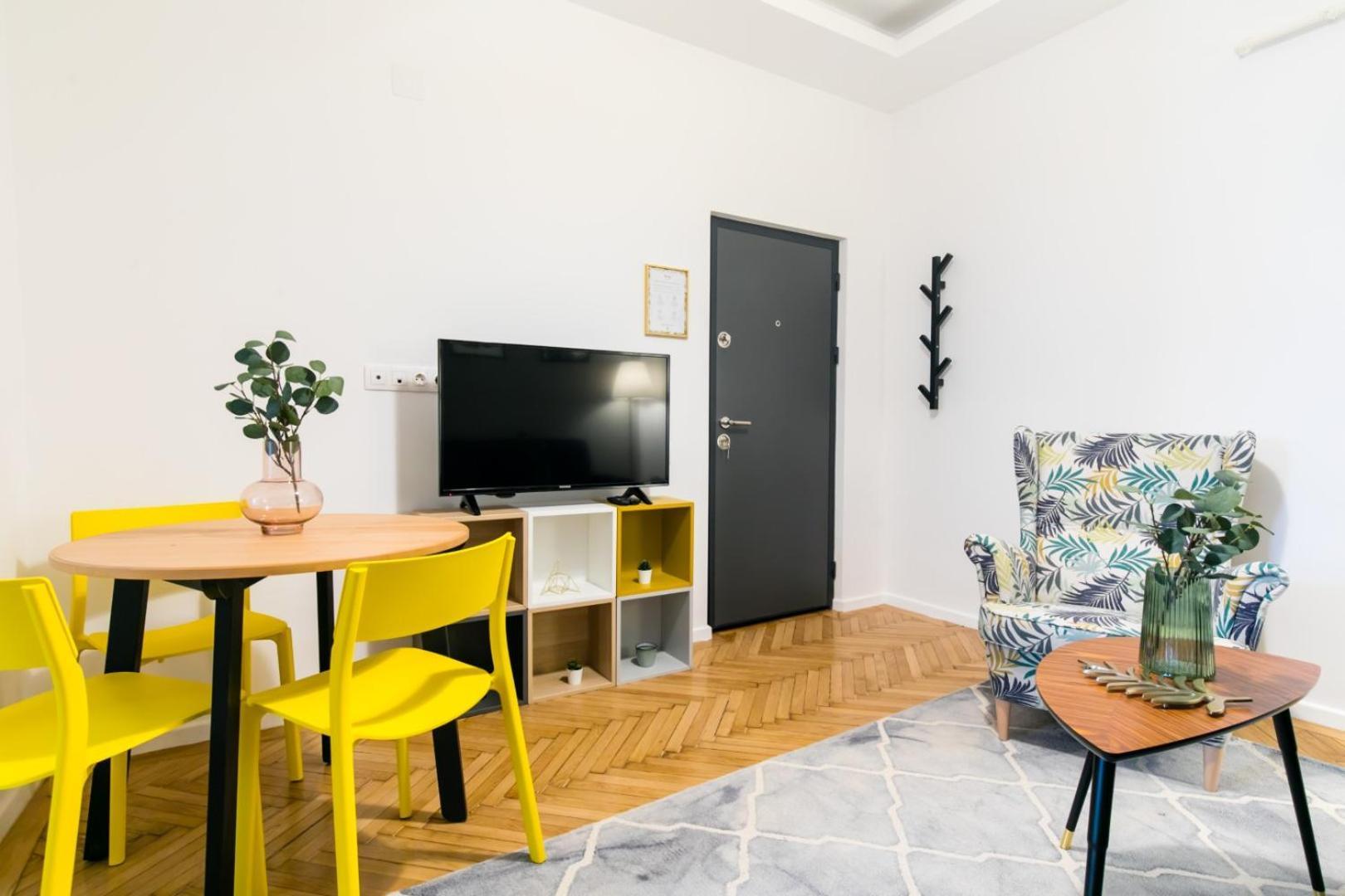 Heart Of The City - Cozy Apartments In Prime Location Бухарест Экстерьер фото
