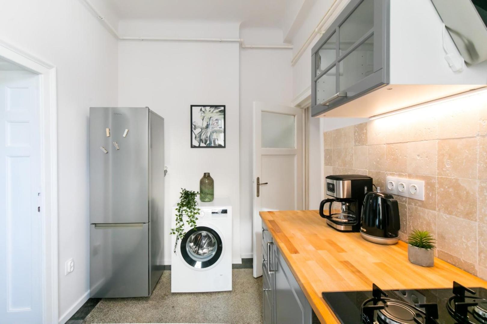 Heart Of The City - Cozy Apartments In Prime Location Бухарест Номер фото