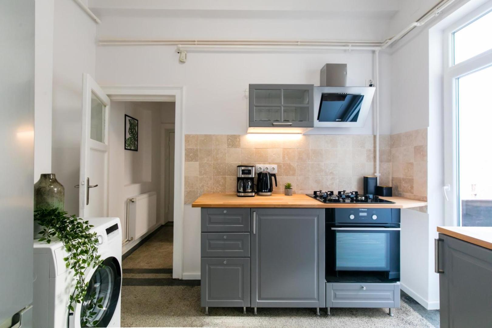 Heart Of The City - Cozy Apartments In Prime Location Бухарест Номер фото