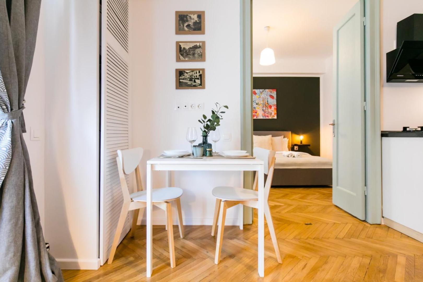 Heart Of The City - Cozy Apartments In Prime Location Бухарест Номер фото