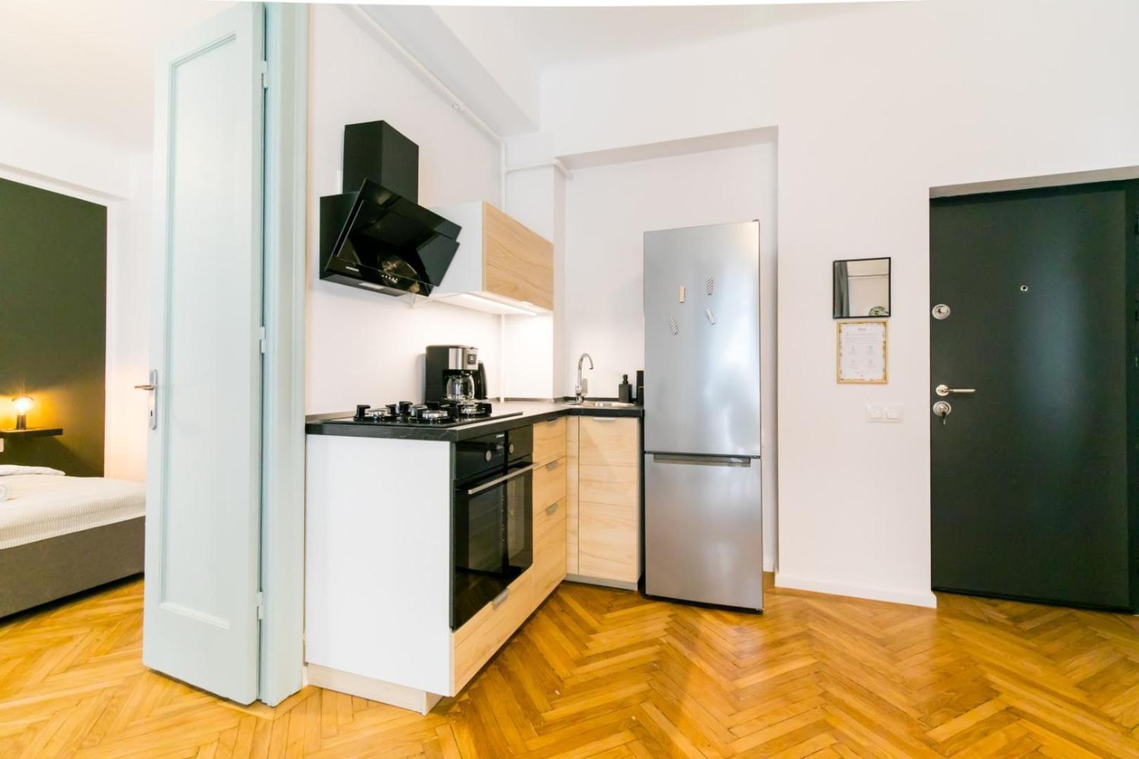 Heart Of The City - Cozy Apartments In Prime Location Бухарест Номер фото