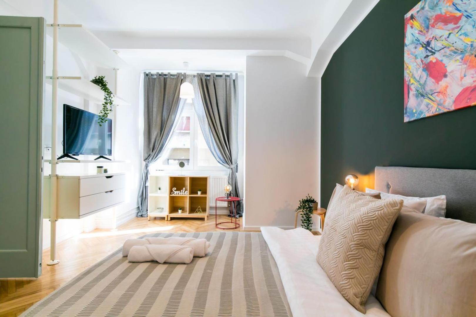 Heart Of The City - Cozy Apartments In Prime Location Бухарест Номер фото