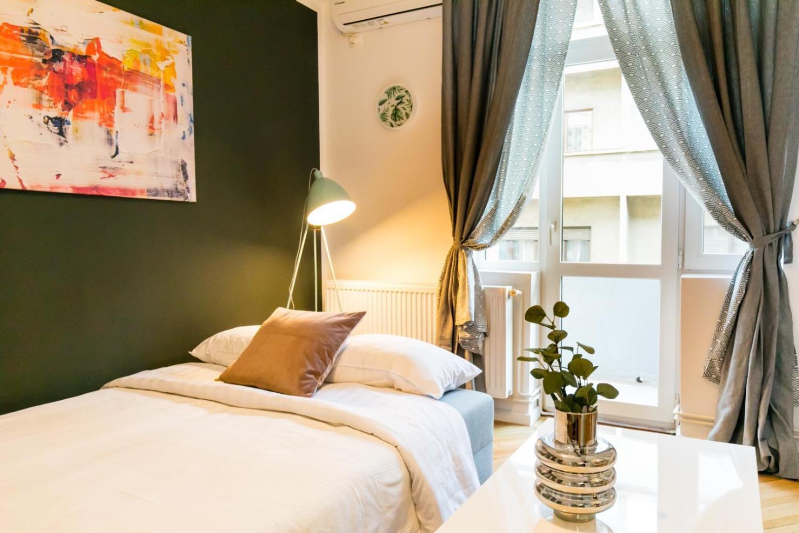 Heart Of The City - Cozy Apartments In Prime Location Бухарест Номер фото